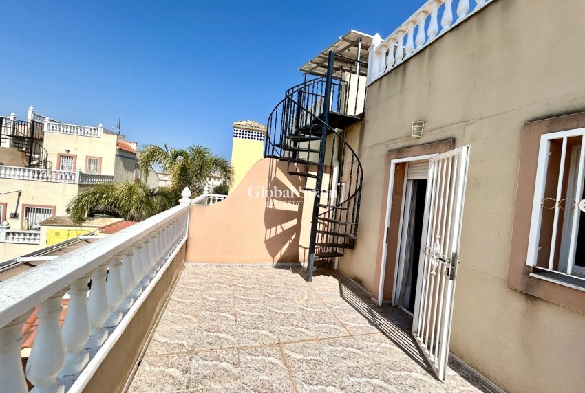 Resale - HOUSE -
LA ZENIA - Costa Blanca