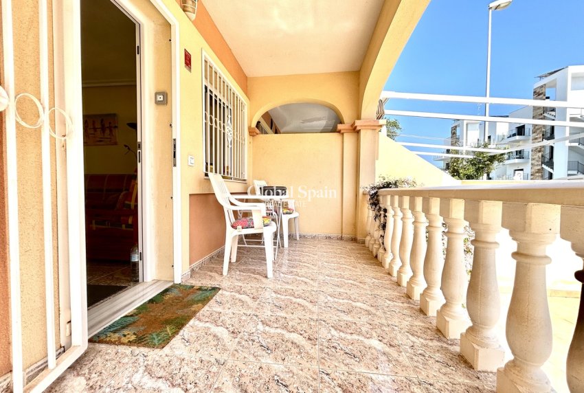 Resale - HOUSE -
LA ZENIA - Costa Blanca