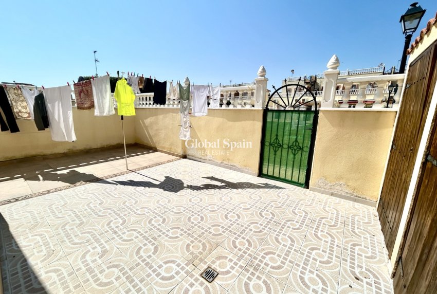 Resale - HOUSE -
LA ZENIA - Costa Blanca