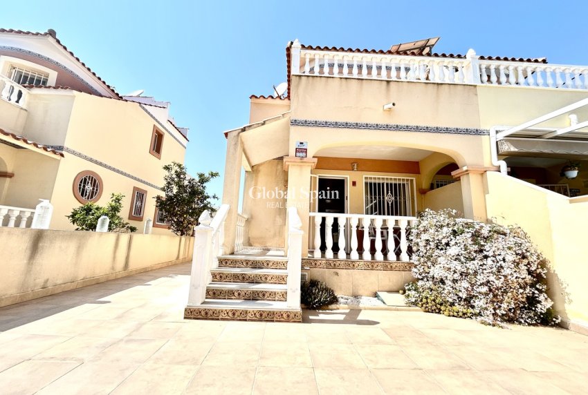 Resale - HOUSE -
LA ZENIA - Costa Blanca