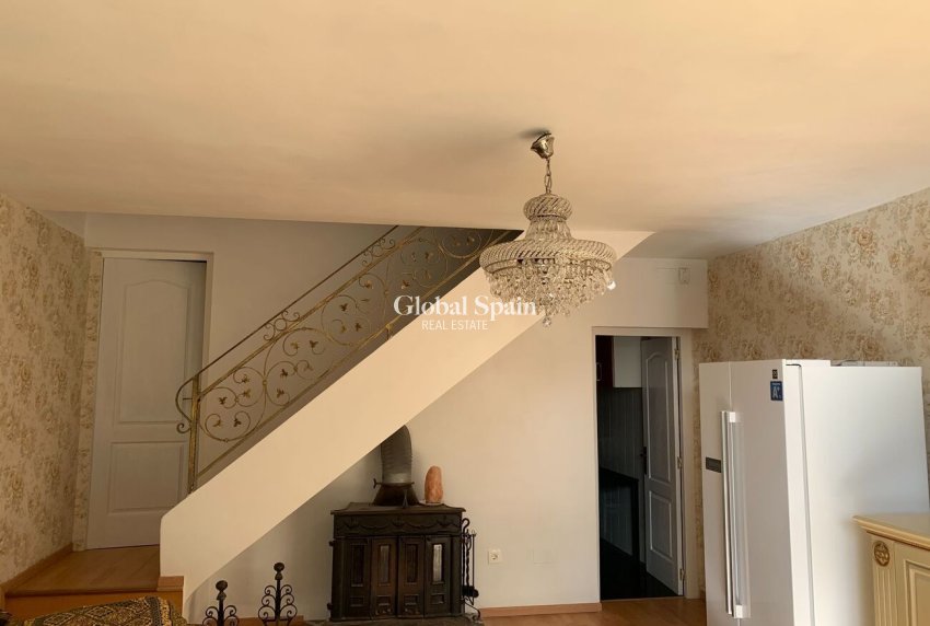 Resale - HOUSE -
LA ZENIA - Costa Blanca