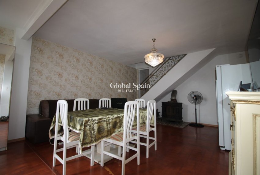 Resale - HOUSE -
LA ZENIA - Costa Blanca