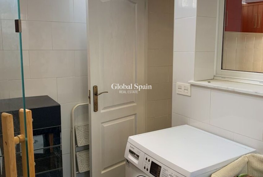 Resale - HOUSE -
LA ZENIA - Costa Blanca