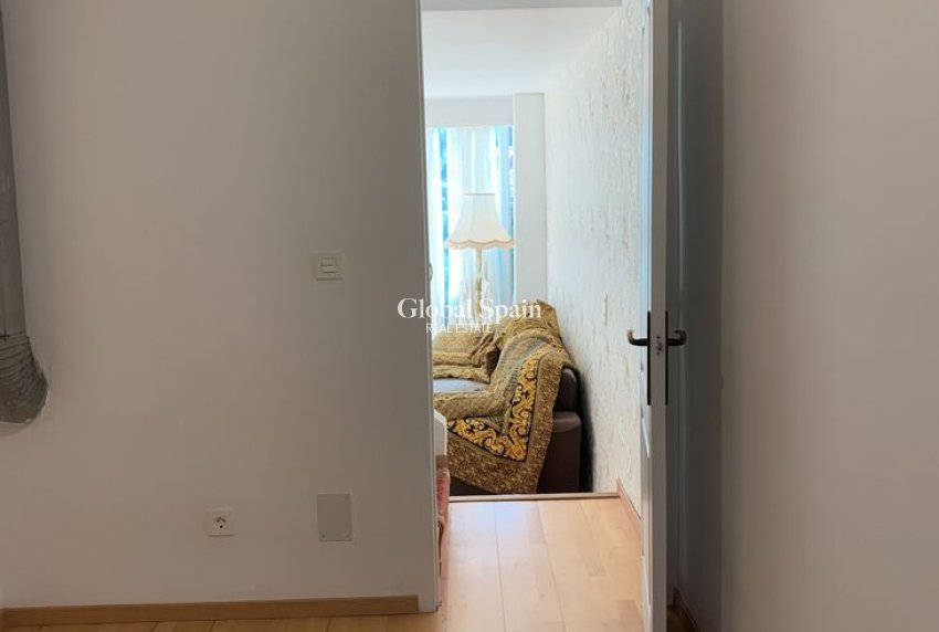 Resale - HOUSE -
LA ZENIA - Costa Blanca