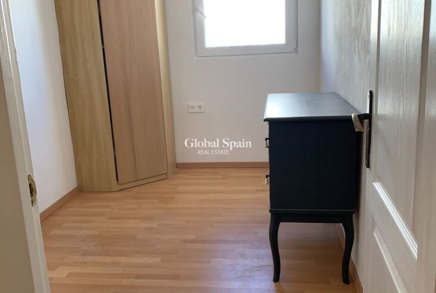 Resale - HOUSE -
LA ZENIA - Costa Blanca