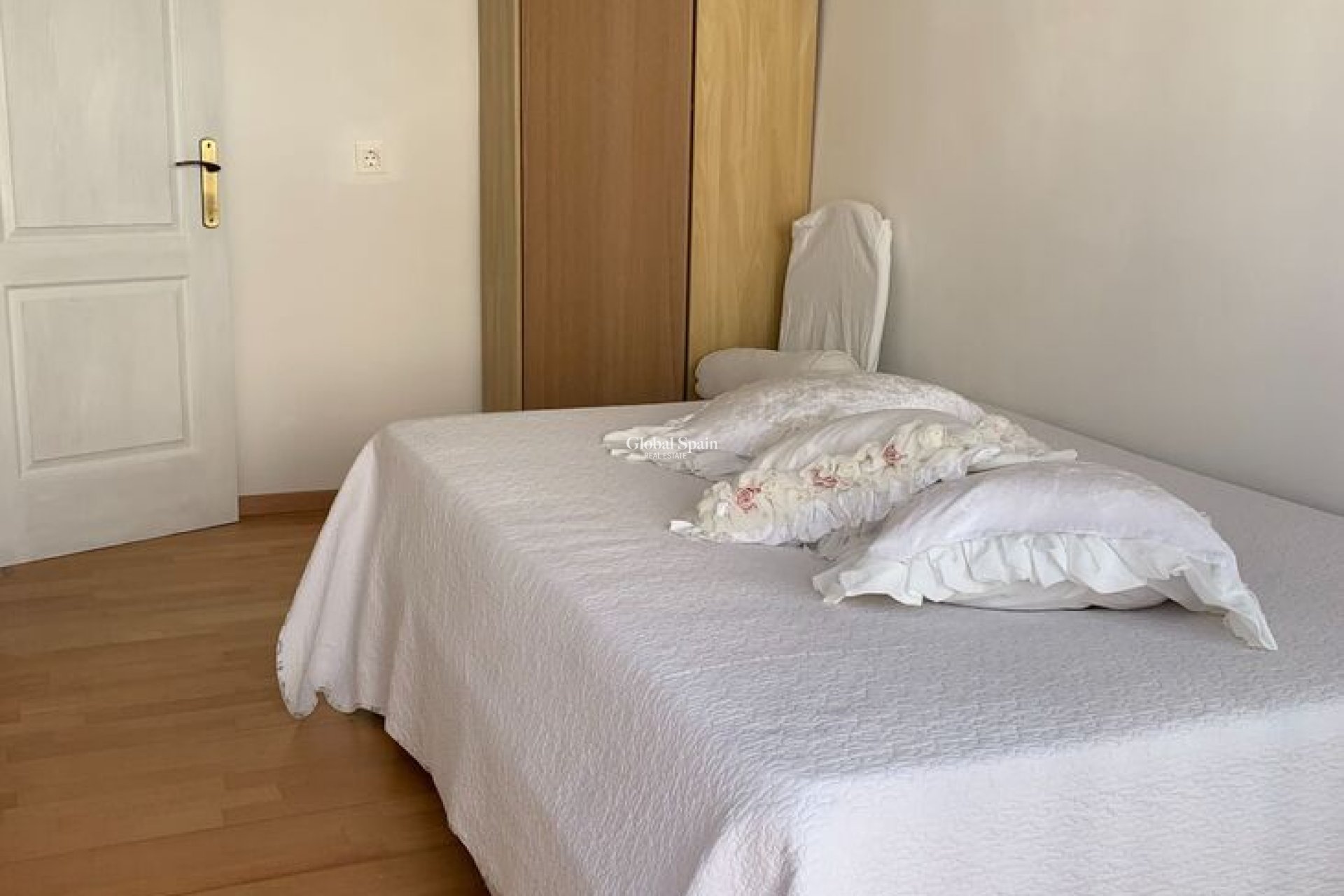 Resale - HOUSE -
LA ZENIA - Costa Blanca