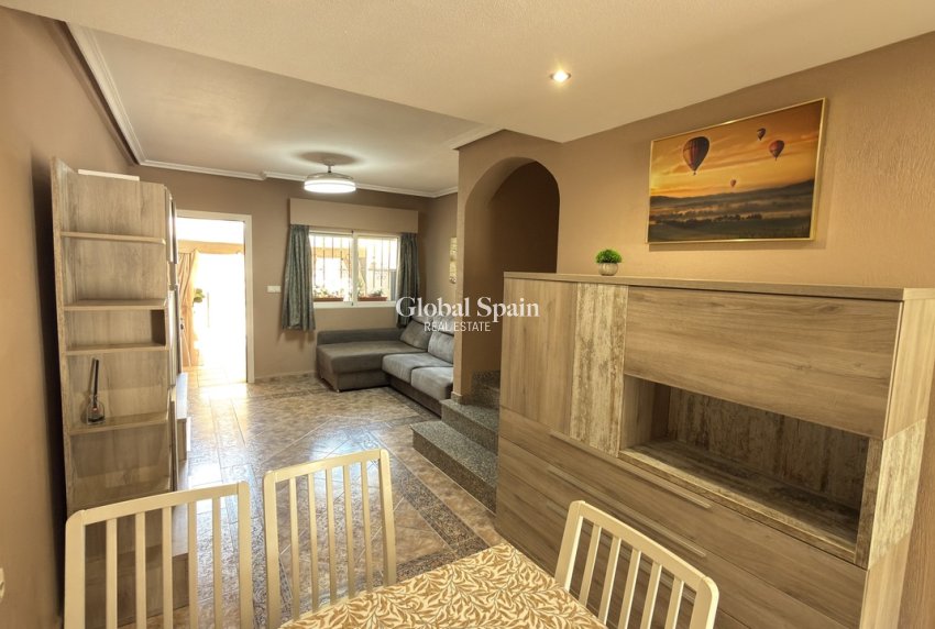Resale - HOUSE -
LA ZENIA - Costa Blanca