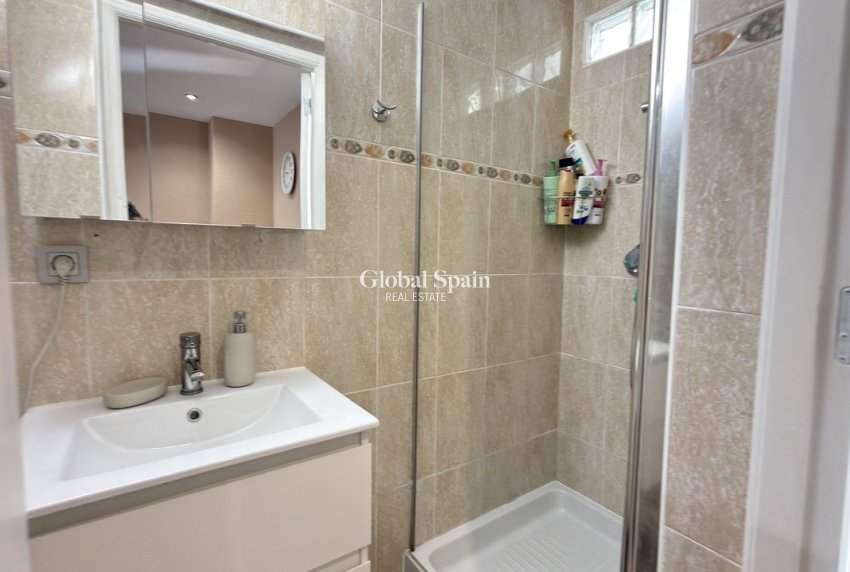 Resale - HOUSE -
LA ZENIA - Costa Blanca