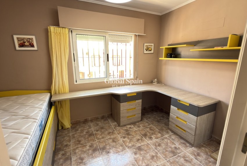 Resale - HOUSE -
LA ZENIA - Costa Blanca