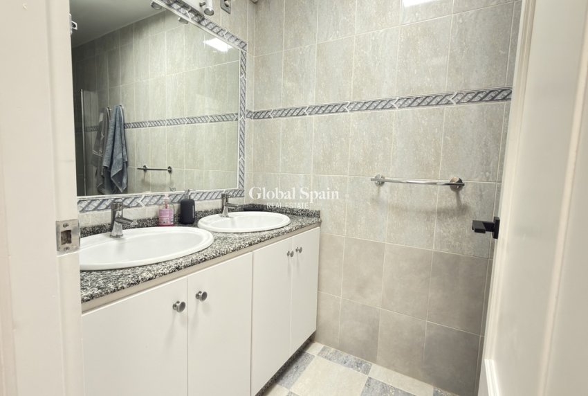 Resale - HOUSE -
LA ZENIA - Costa Blanca