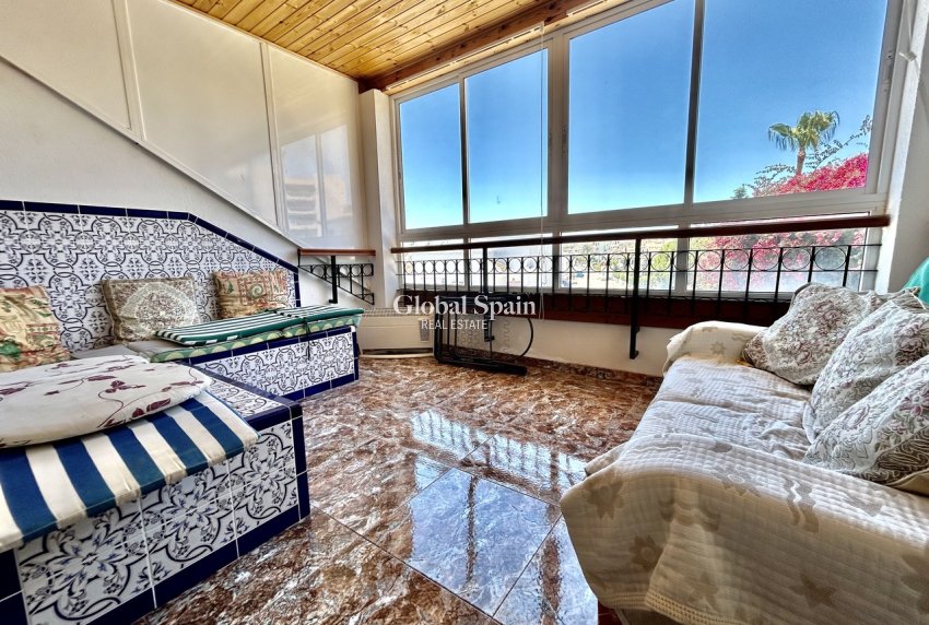 Resale - HOUSE -
LA ZENIA - Costa Blanca