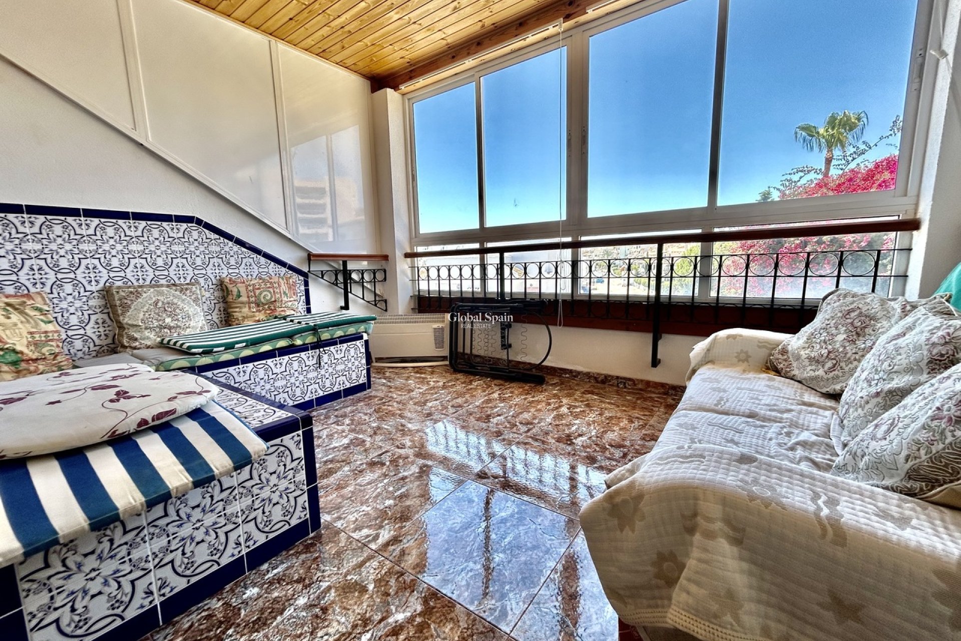 Resale - HOUSE -
LA ZENIA - Costa Blanca