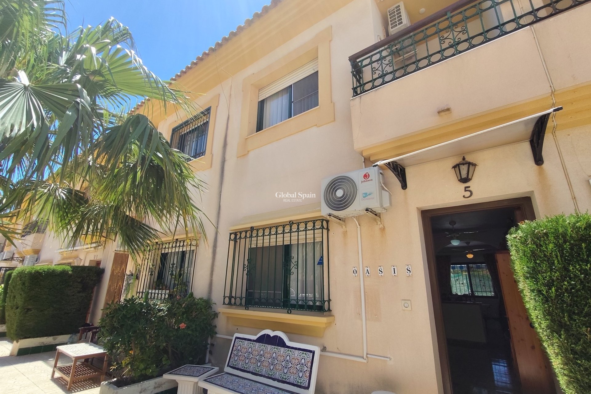 Resale - HOUSE -
LA ZENIA - Costa Blanca