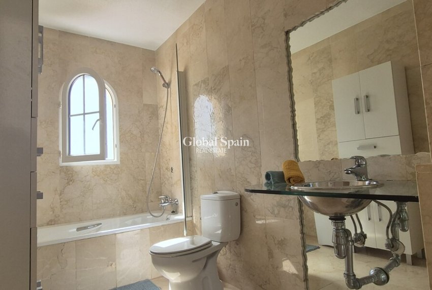 Resale - HOUSE -
LAS RAMBLAS GOLF - Inland