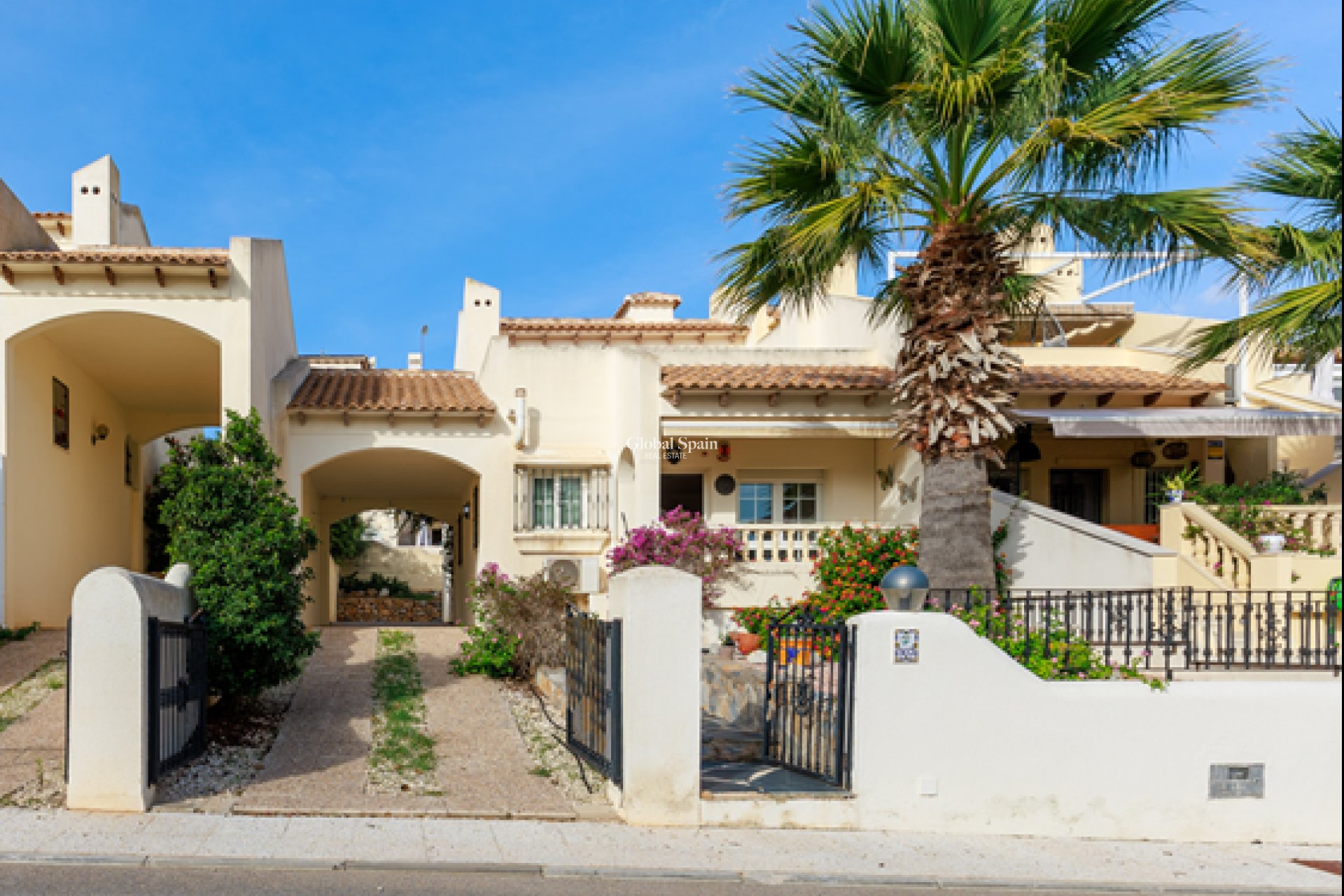 Resale - HOUSE -
LAS RAMBLAS GOLF - Inland