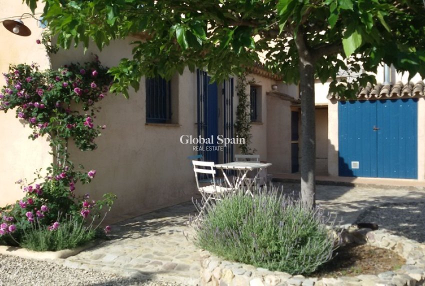Resale - HOUSE -
LORCA - Costa Calida