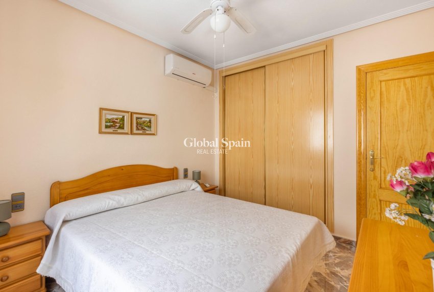 Resale - HOUSE -
LOS ALCÁZARES - Centro