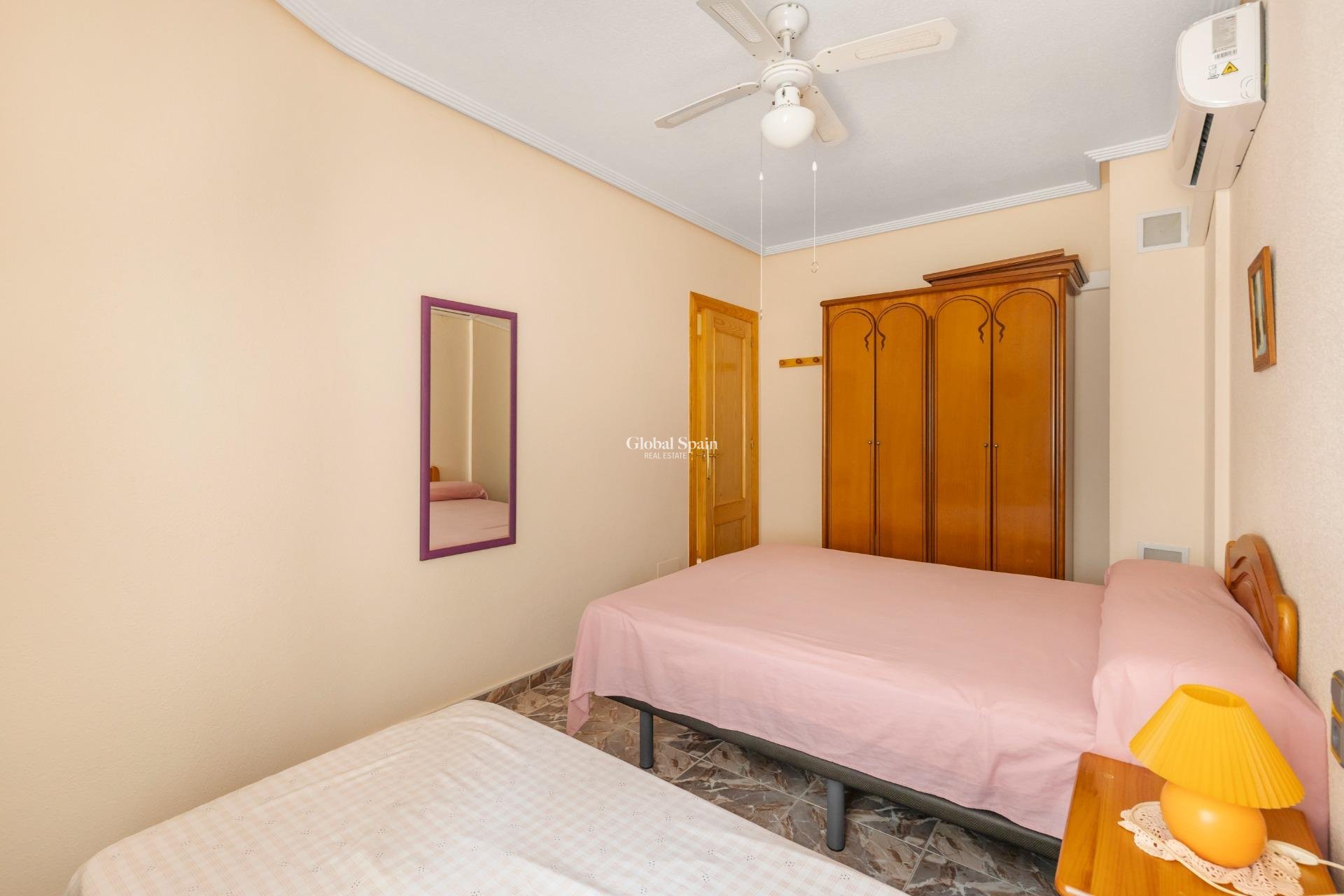 Resale - HOUSE -
LOS ALCÁZARES - Centro