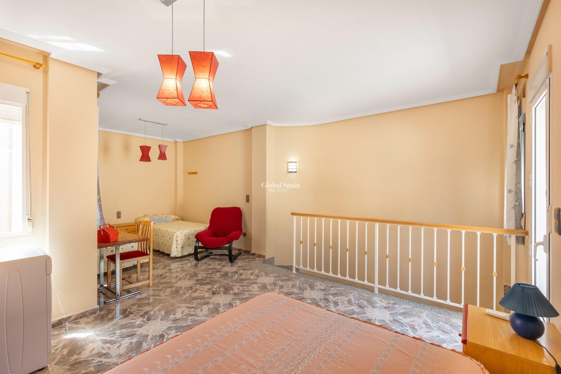 Resale - HOUSE -
LOS ALCÁZARES - Centro