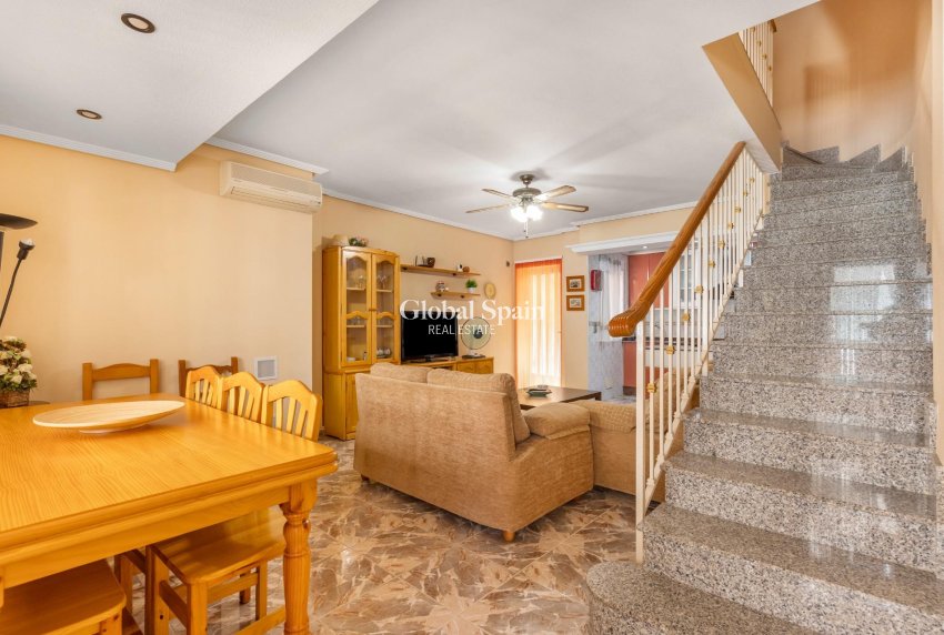 Resale - HOUSE -
LOS ALCÁZARES - Centro