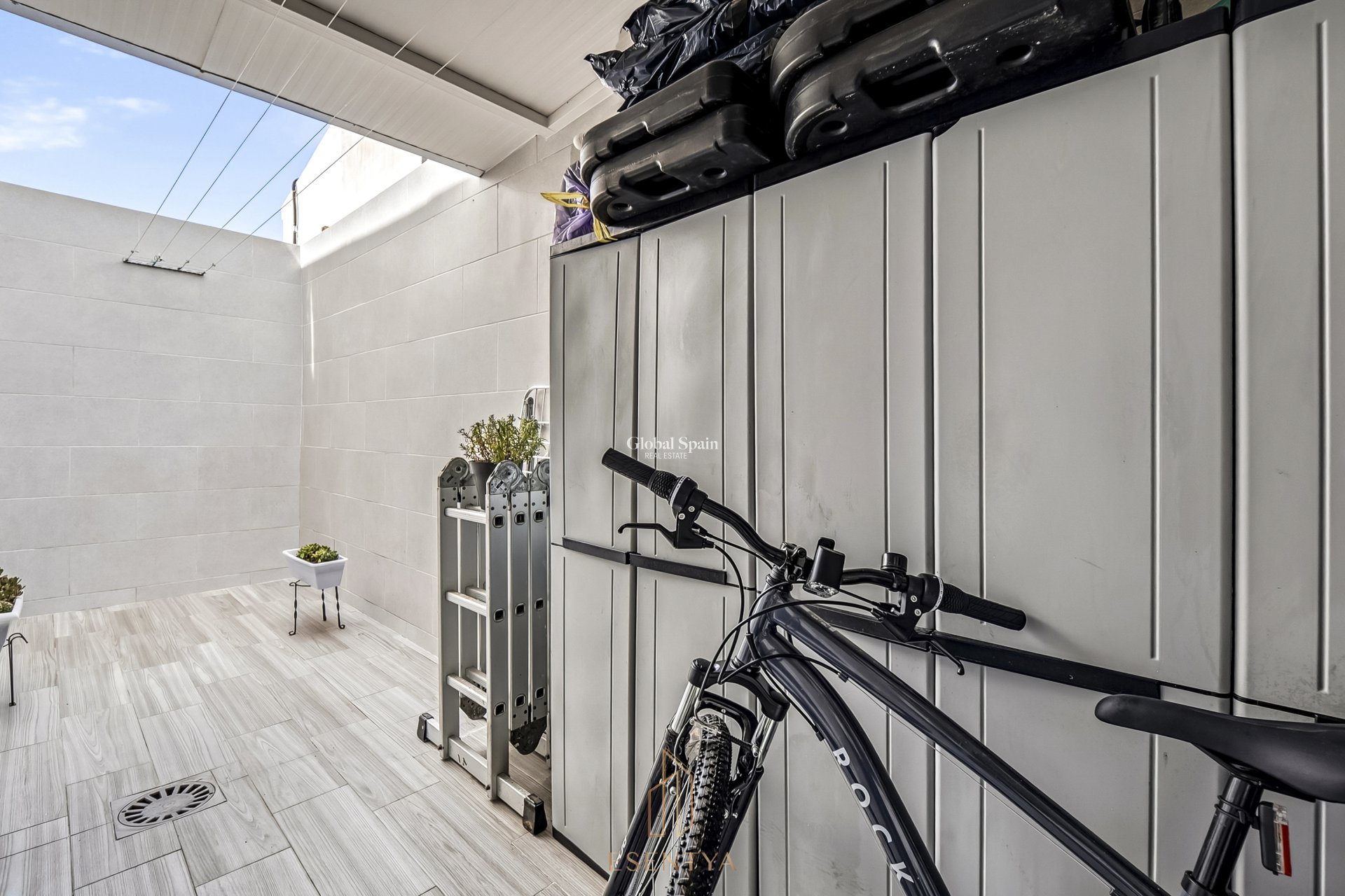 Resale - HOUSE -
LOS ALCÁZARES - Centro