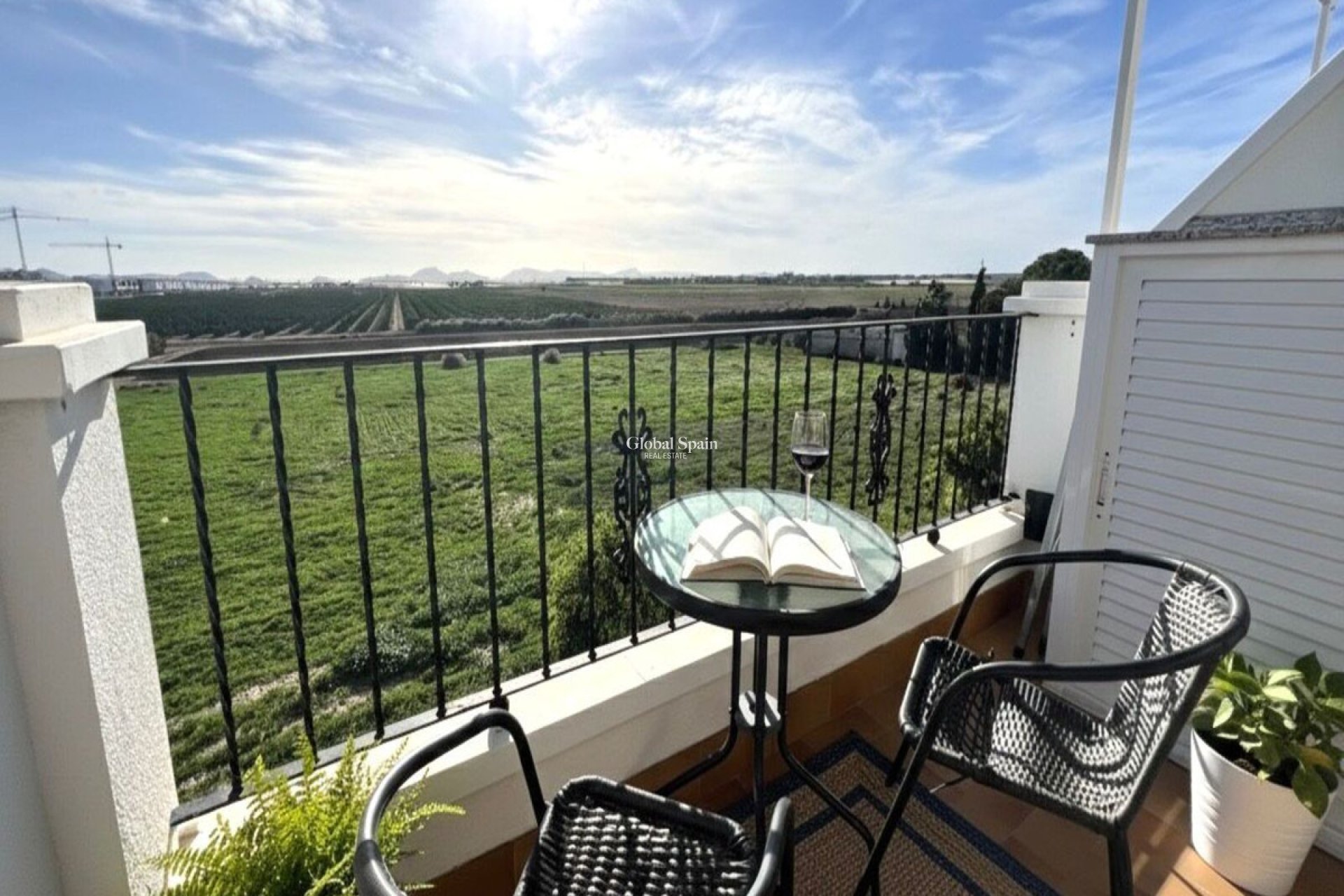 Resale - HOUSE -
LOS ALCÁZARES