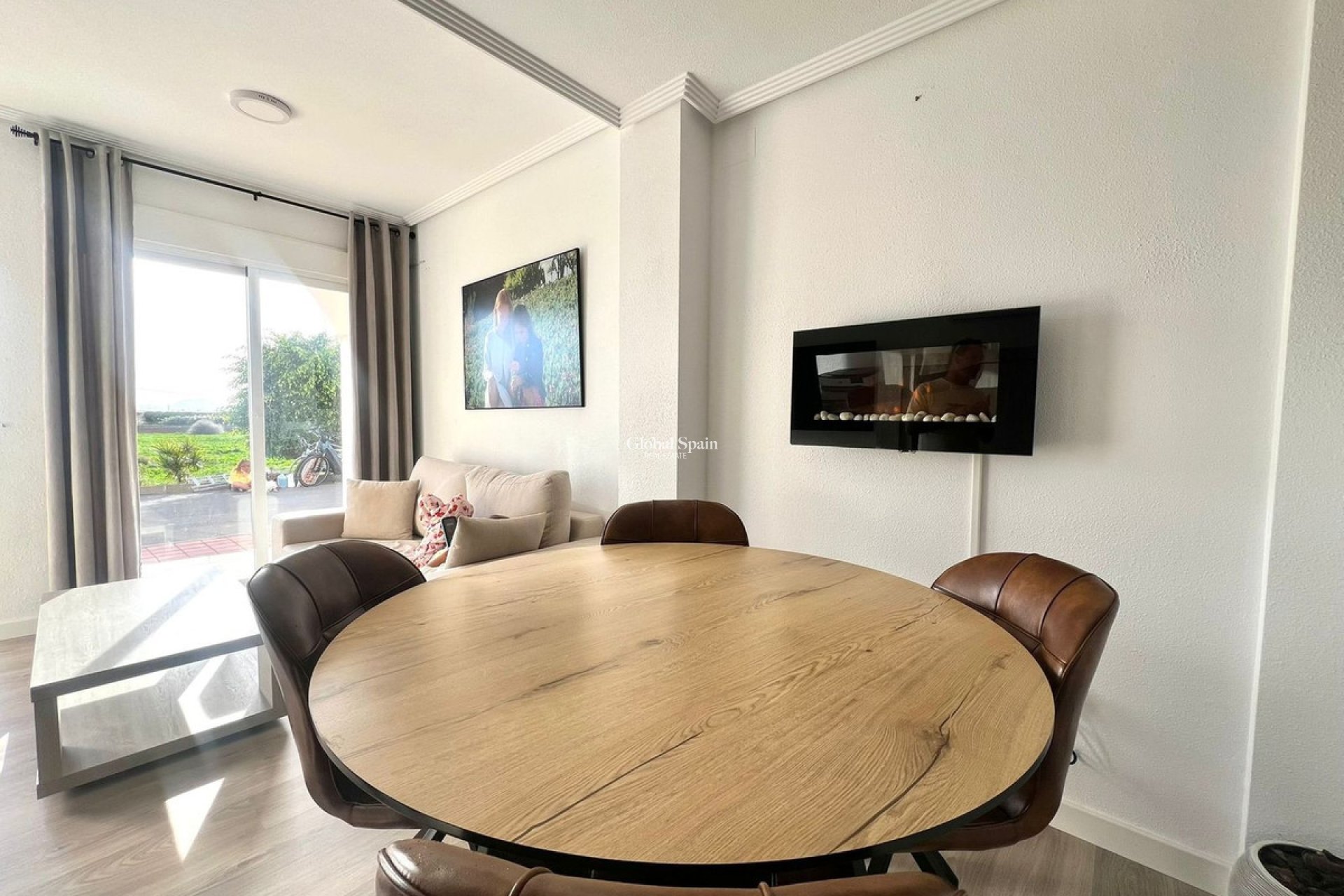 Resale - HOUSE -
LOS ALCÁZARES