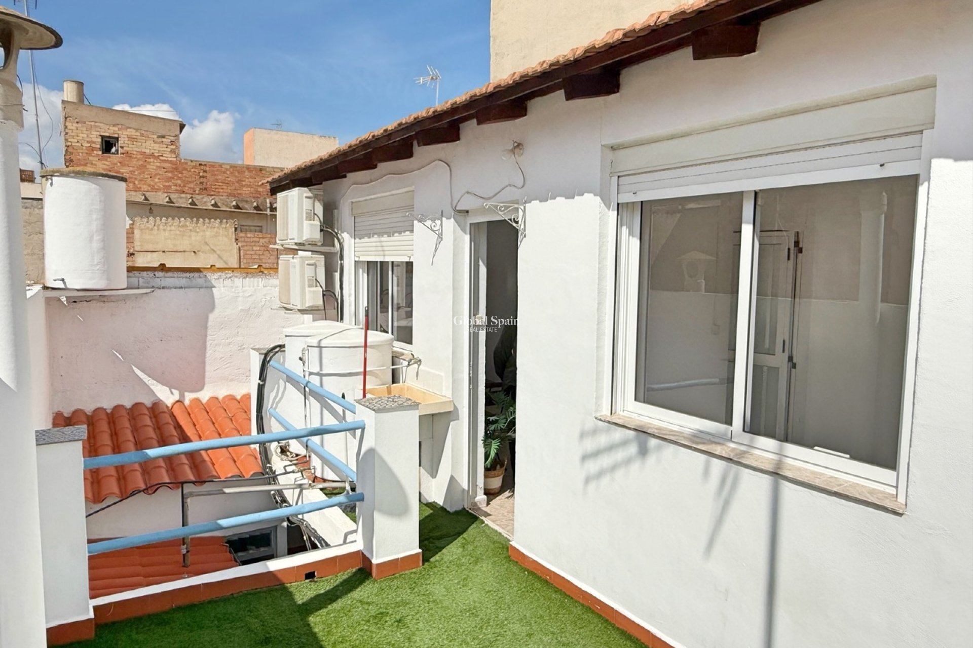 Resale - HOUSE -
LOS ALCÁZARES