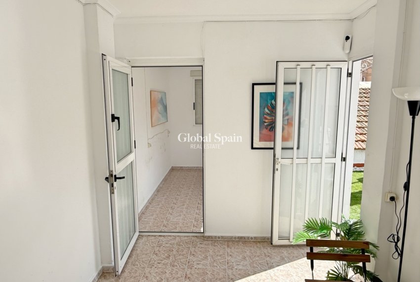 Resale - HOUSE -
LOS ALCÁZARES