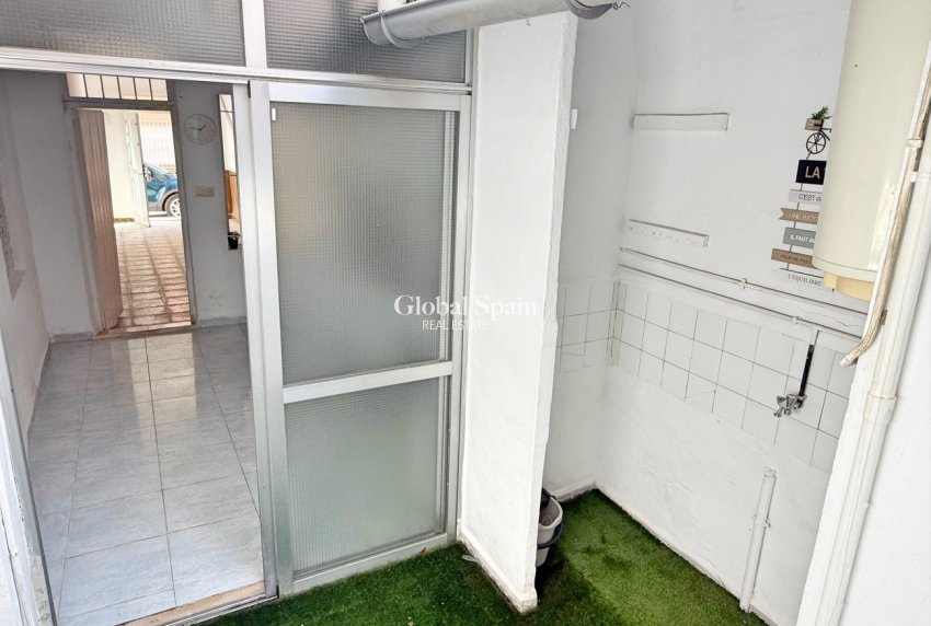 Resale - HOUSE -
LOS ALCÁZARES