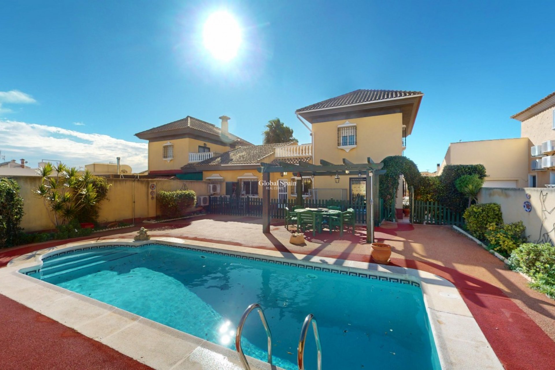 Resale - HOUSE -
LOS ALCÁZARES