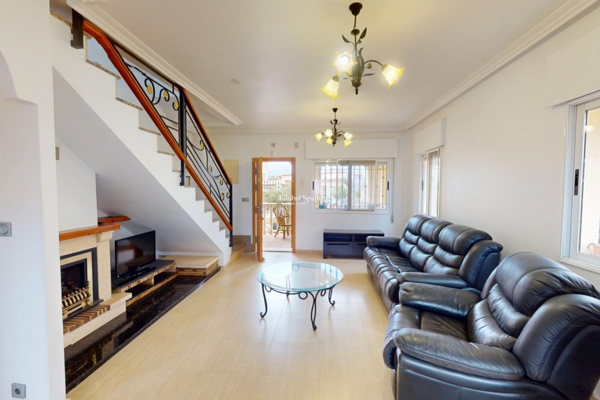 Resale - HOUSE -
LOS ALCÁZARES