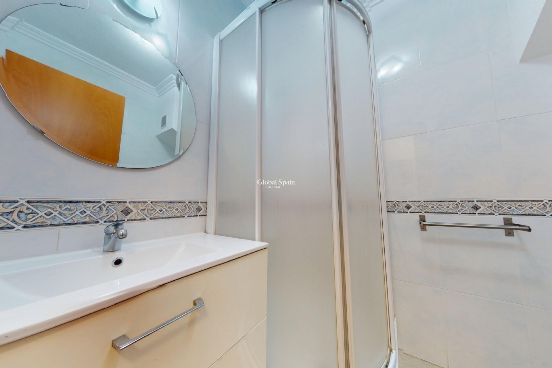 Resale - HOUSE -
LOS ALCÁZARES