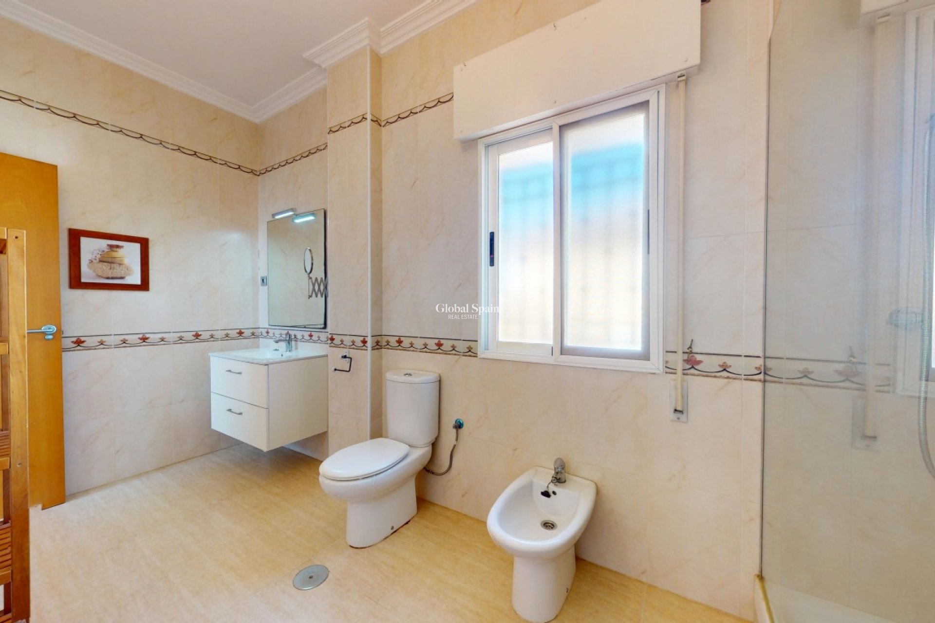 Resale - HOUSE -
LOS ALCÁZARES