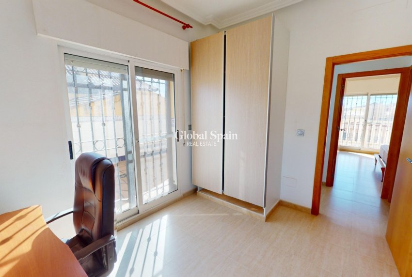 Resale - HOUSE -
LOS ALCÁZARES