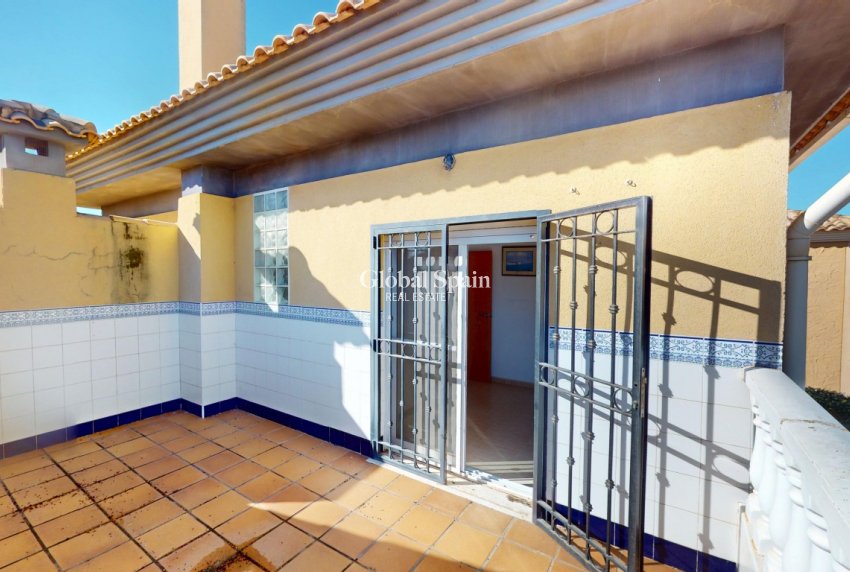 Resale - HOUSE -
LOS ALCÁZARES