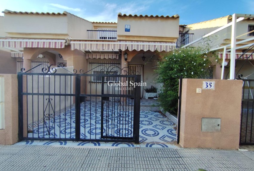 Resale - HOUSE -
LOS ALCÁZARES