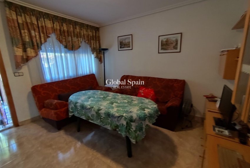 Resale - HOUSE -
LOS ALCÁZARES