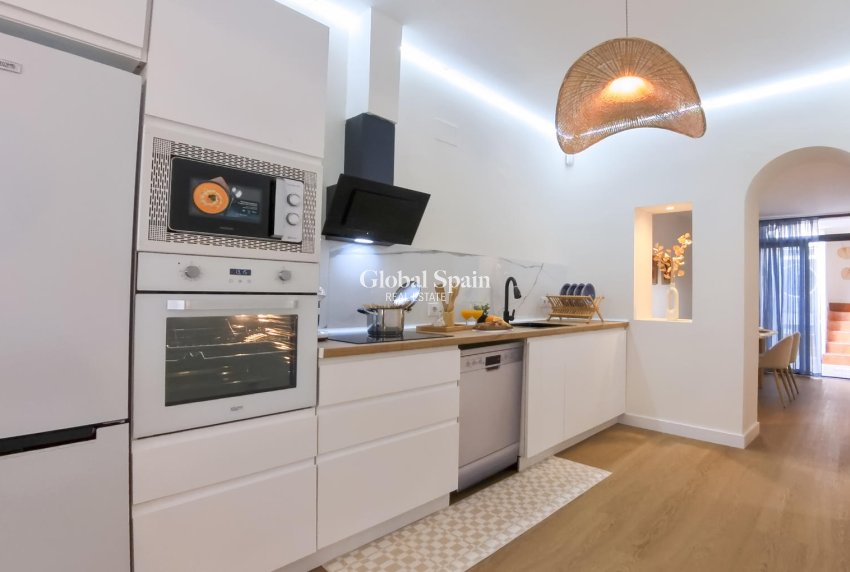Resale - HOUSE -
LOS ALCÁZARES