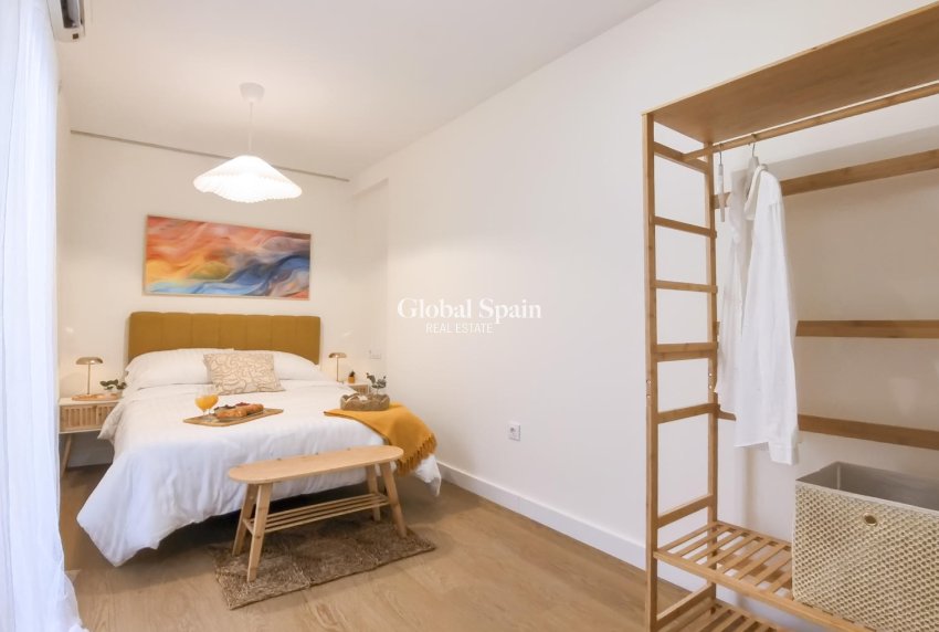 Resale - HOUSE -
LOS ALCÁZARES