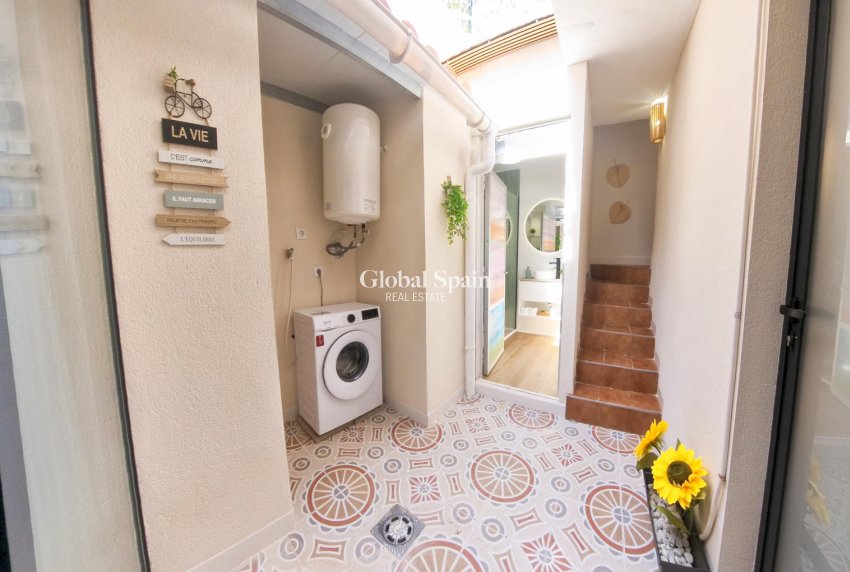 Resale - HOUSE -
LOS ALCÁZARES