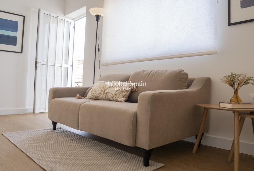 Resale - HOUSE -
LOS ALCÁZARES