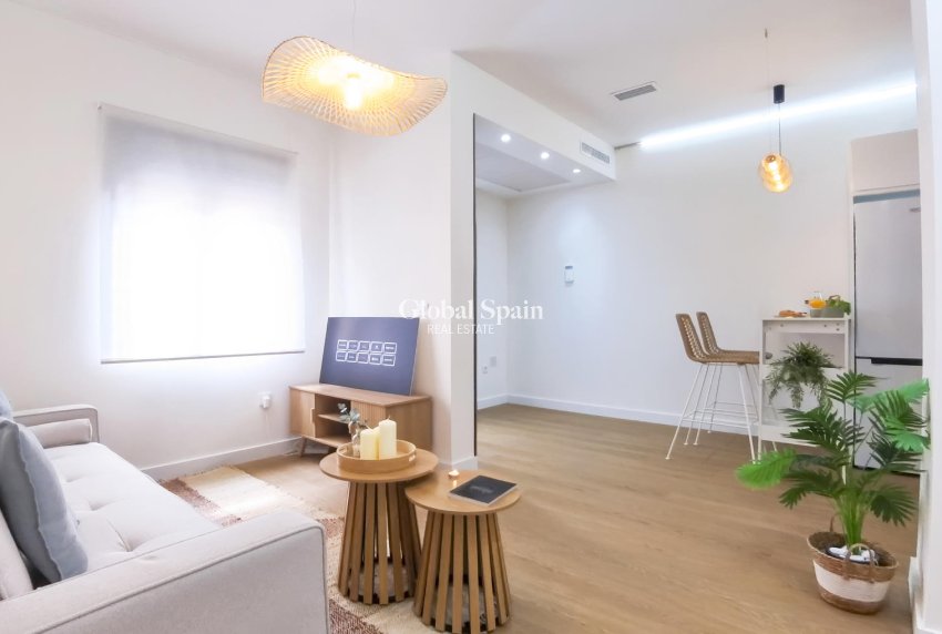 Resale - HOUSE -
LOS ALCÁZARES