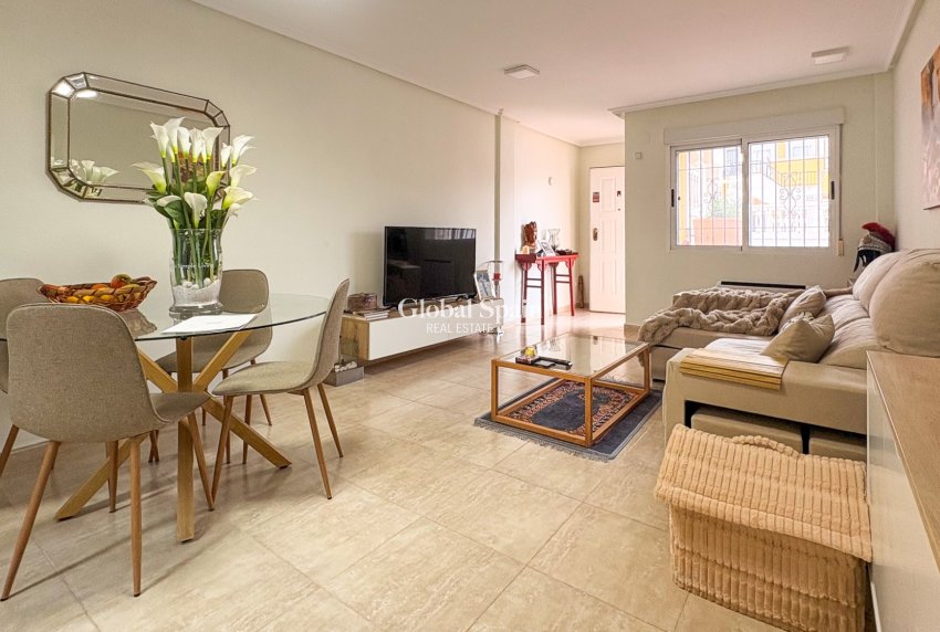 Resale - HOUSE -
LOS ARENALES DEL SOL - Elche/Elx