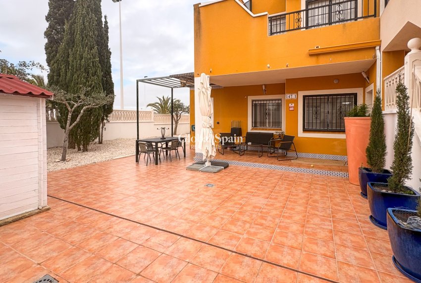 Resale - HOUSE -
LOS ARENALES DEL SOL - Elche/Elx