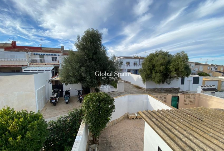 Resale - HOUSE -
LOS BALCONES - LOS ALTOS - Costa Blanca