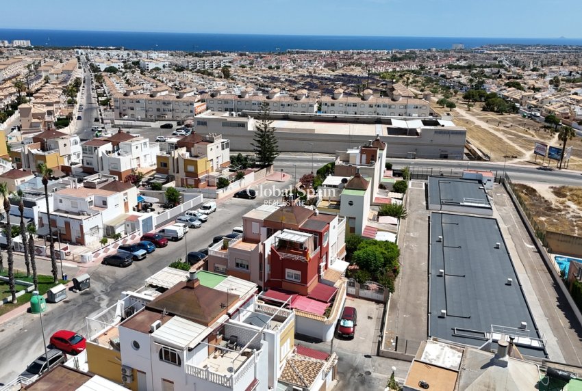 Resale - HOUSE -
LOS BALCONES - LOS ALTOS - Costa Blanca