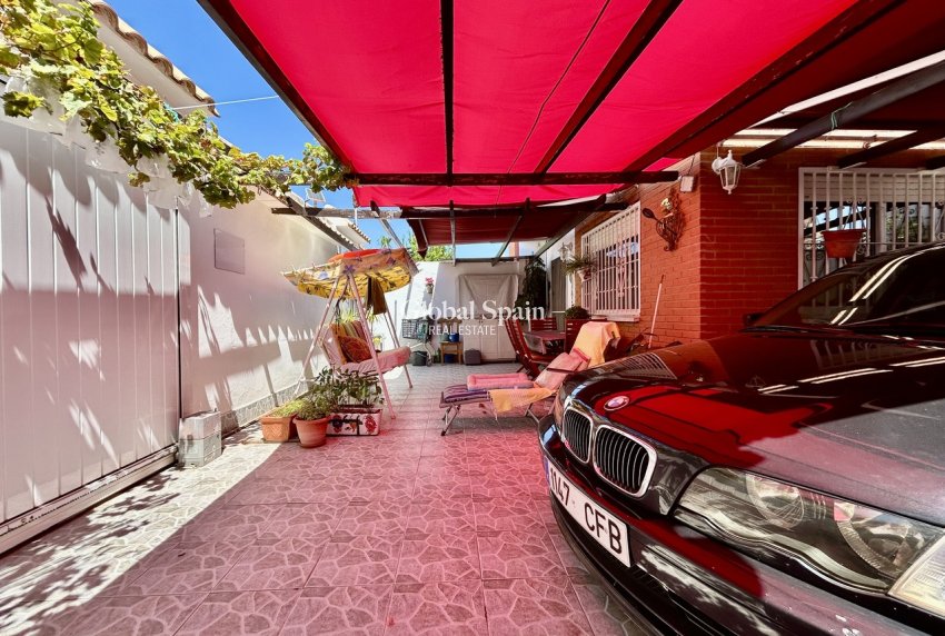 Resale - HOUSE -
LOS BALCONES - LOS ALTOS - Costa Blanca