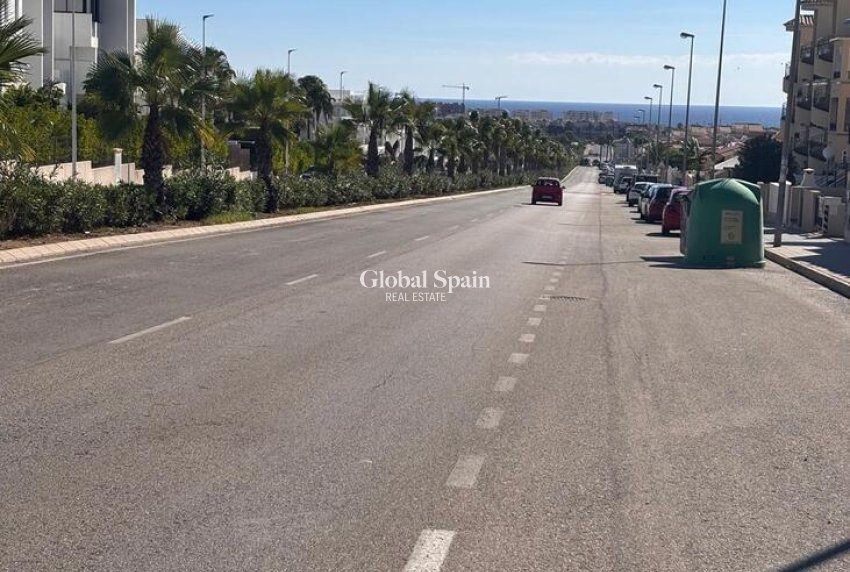 Resale - HOUSE -
LOS BALCONES - LOS ALTOS - Costa Blanca