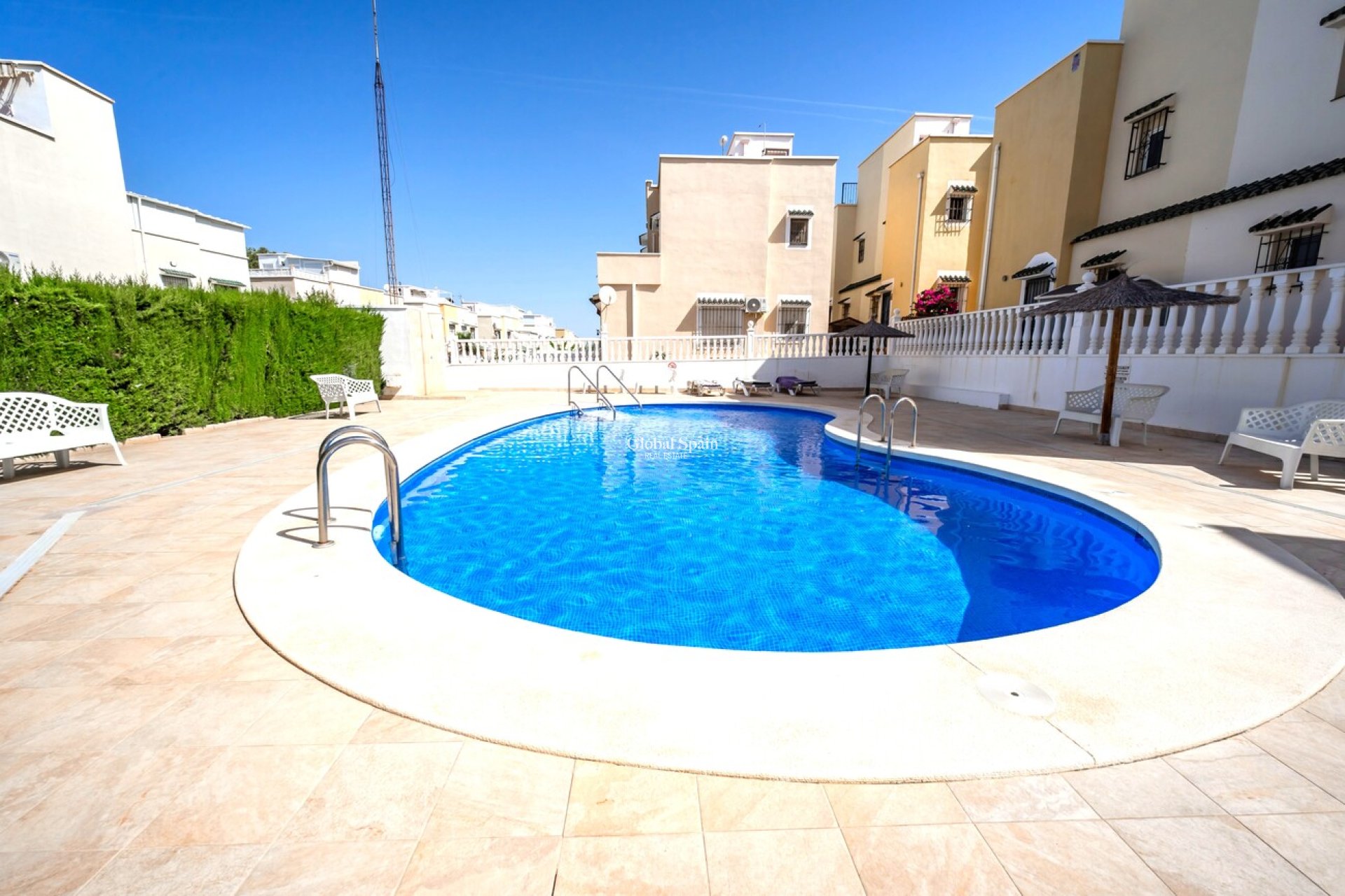 Resale - HOUSE -
LOS BALCONES - LOS ALTOS - Res Valle de los pinos